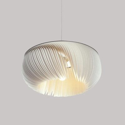 Подвесной светильник с белыми изящными декоративными лепестками Volumetric Petal Lamp