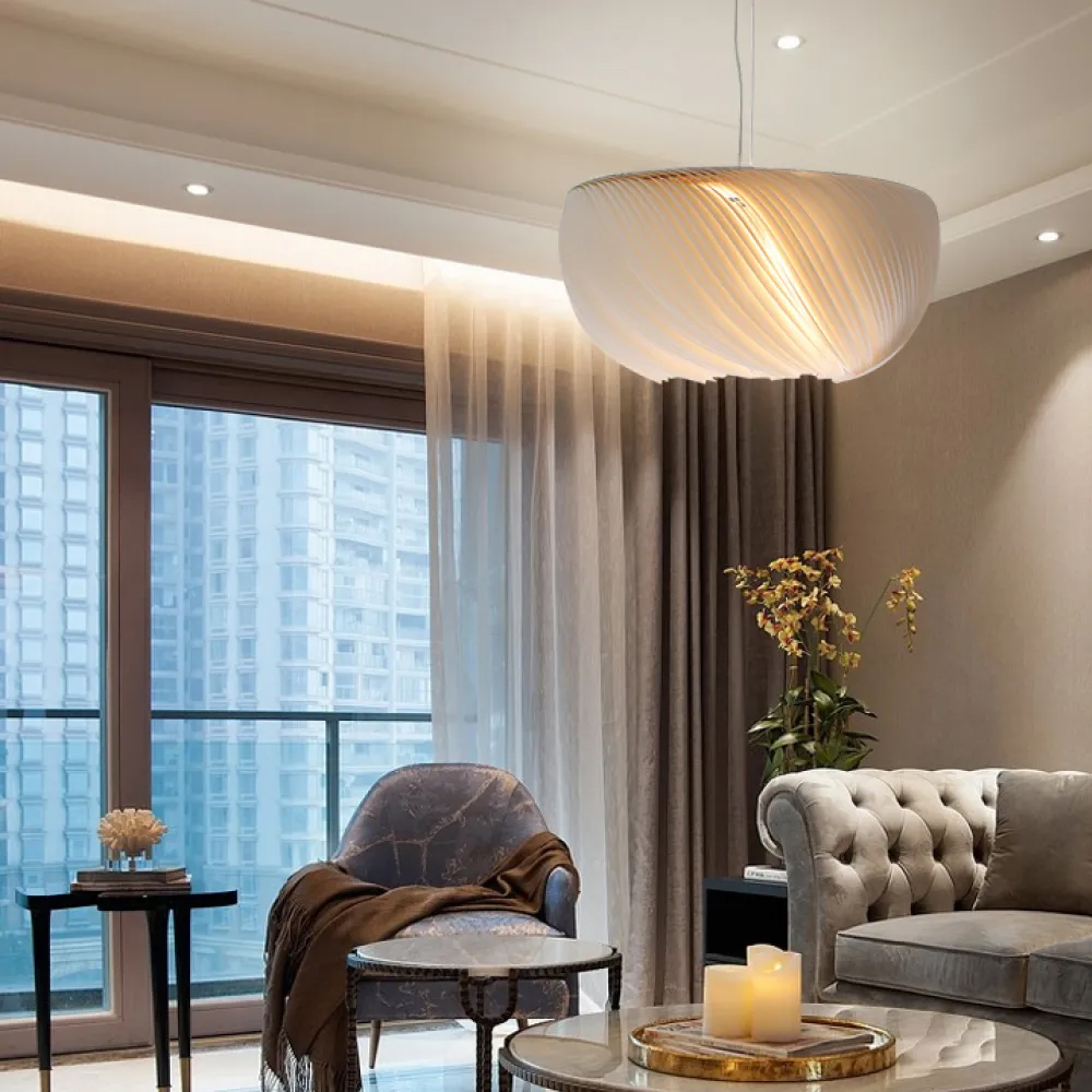 Подвесной светильник с белыми изящными декоративными лепестками Volumetric Petal Lamp