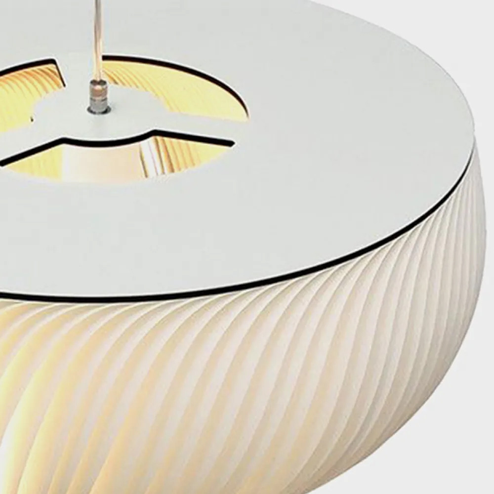 Подвесной светильник с белыми изящными декоративными лепестками Volumetric Petal Lamp