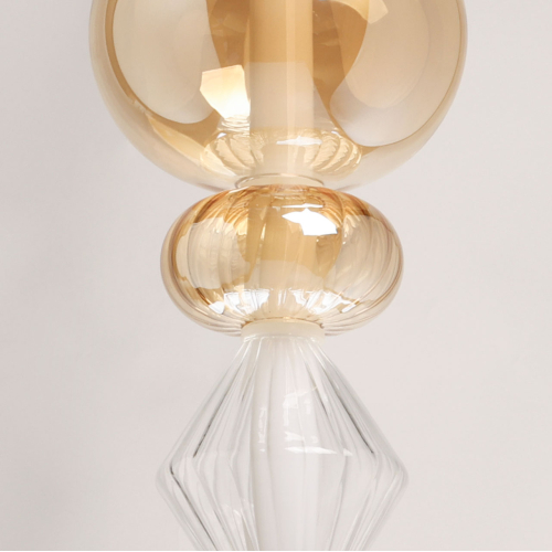 Подвесной светильник с вертикальной композицией из прозрачных и янтарных стеклянных шаров и ромбов Gabriel Scott Luna