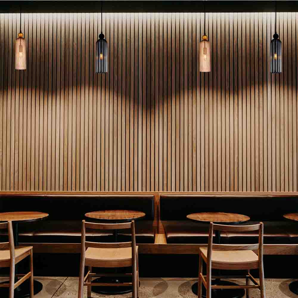 Подвесной светильник с рифленым стеклянным плафоном цилиндрической формы Артиколо