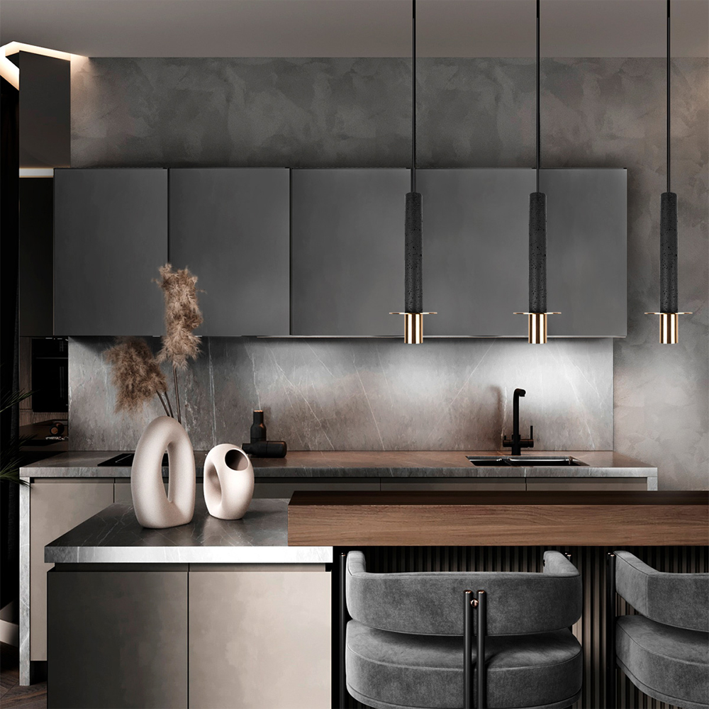 Подвесной светильник с узким цилиндрическим плафоном и золотым металлическим декором Concrete Pipe