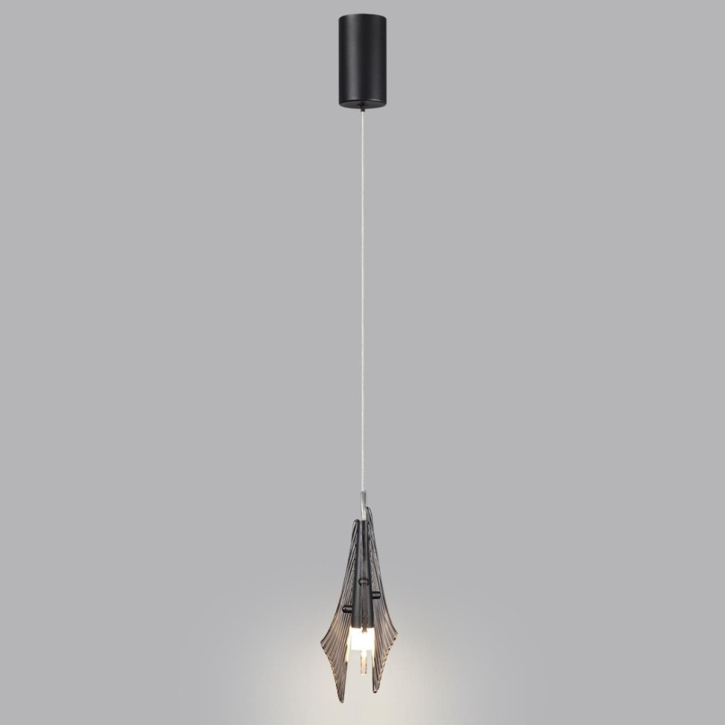 Подвесной светильник с черной металлической основой и рельефным плафоном Glass Pod