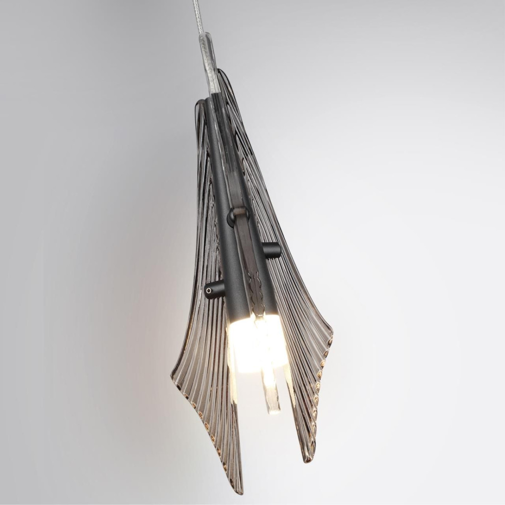 Подвесной светильник с черной металлической основой и рельефным плафоном Glass Pod