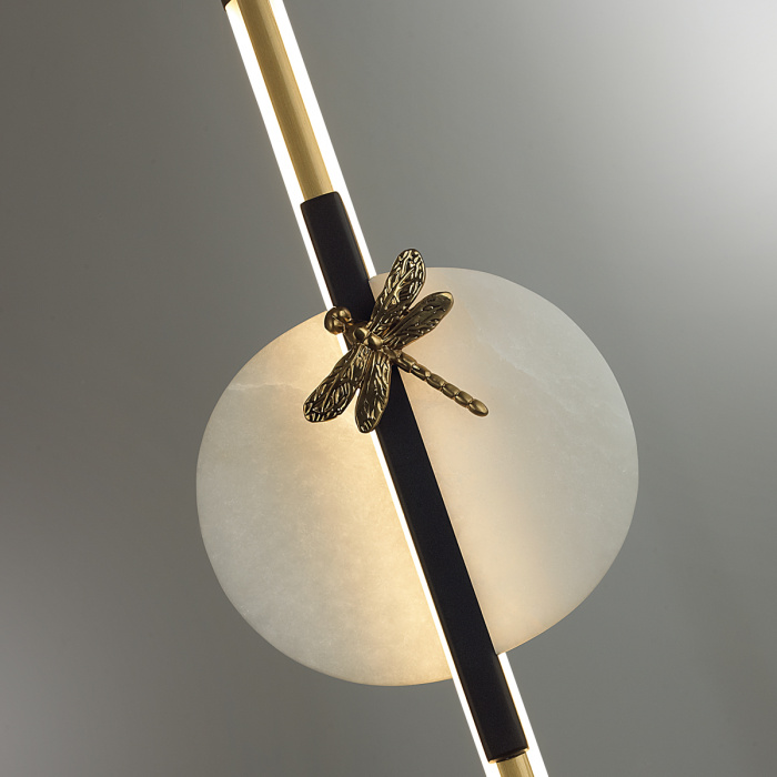 Подвесной светильник с шарообразным плафоном из алебастра и бронзовой декоративной стрекозой Alaris