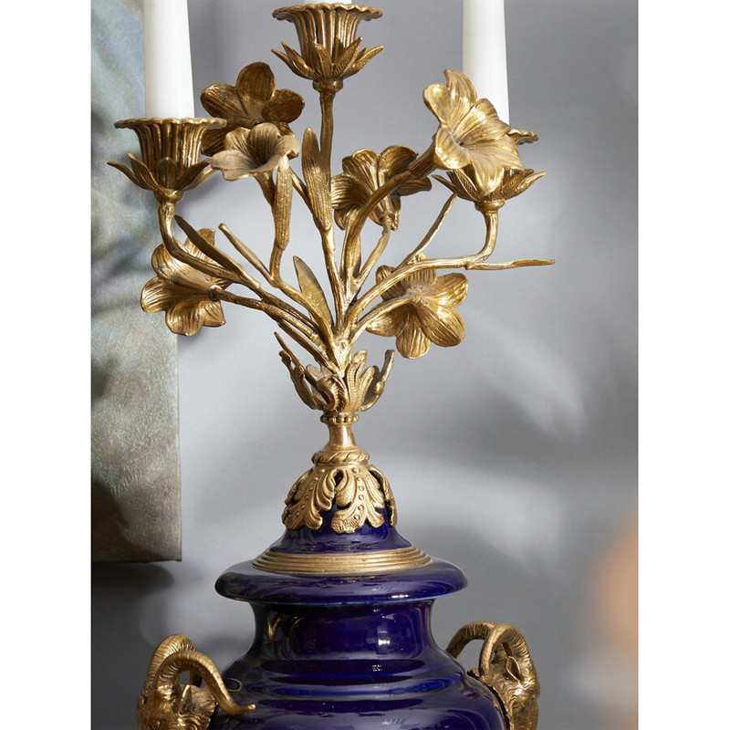 Подсвечник из темно-синего фарфора с бронзовыми элементами и цветами Eden Garden