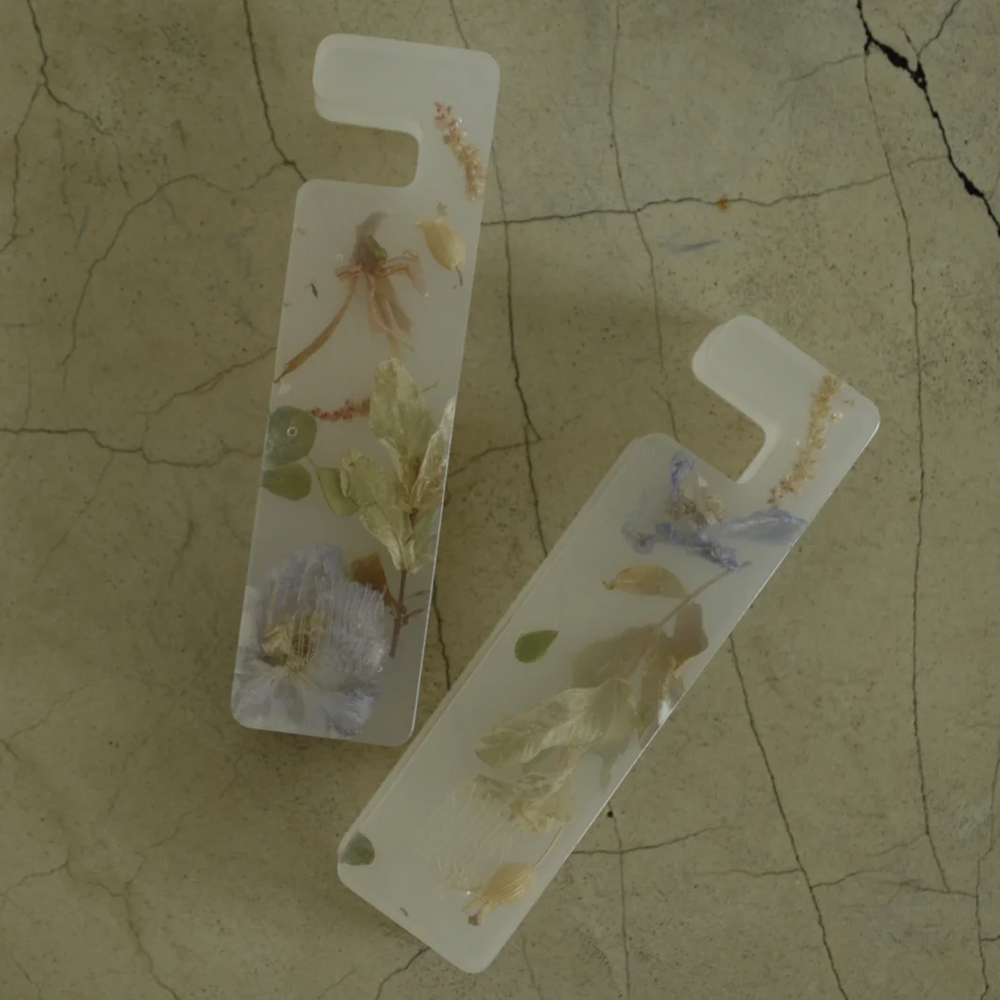 Подставка для телефона из эпоксидной смолы с цветами белая Epoxy Flowers Phone Stand White