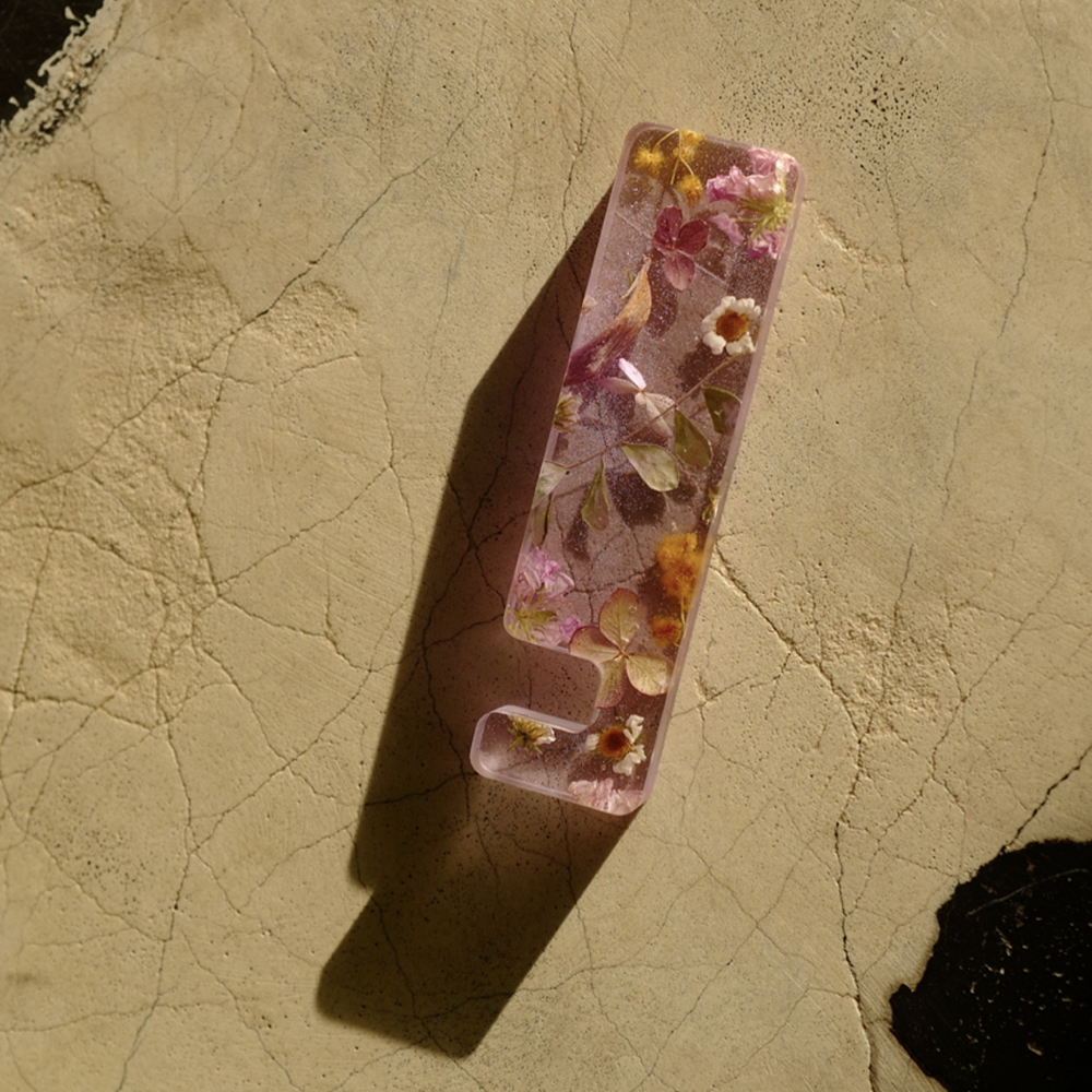 Подставка для телефона из эпоксидной смолы с цветами розовая Epoxy Flowers Phone Stand Pink