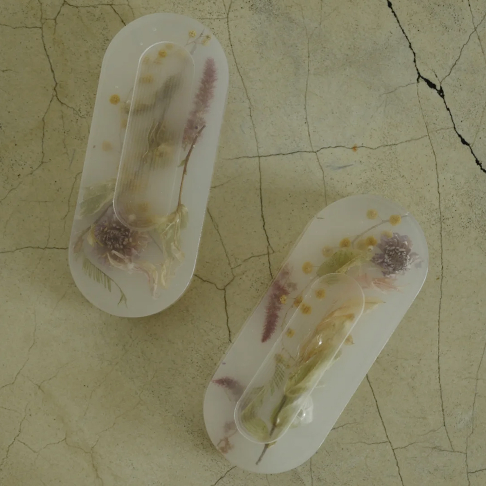 Подставка под благовония из эпоксидной смолы с цветами белая Epoxy Resin Flowers Incense Oval Stand White