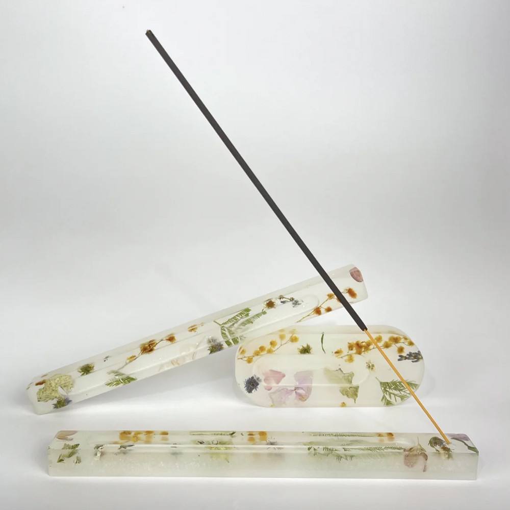 Подставка под благовония из эпоксидной смолы с цветами белая Epoxy Resin Flowers Incense Oval Stand White