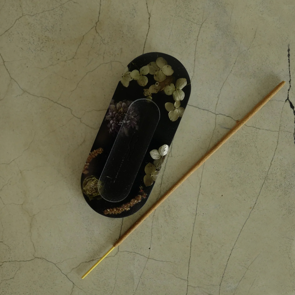 Подставка под благовония из эпоксидной смолы с цветами черная Epoxy Resin Flowers Incense Oval Stand Black
