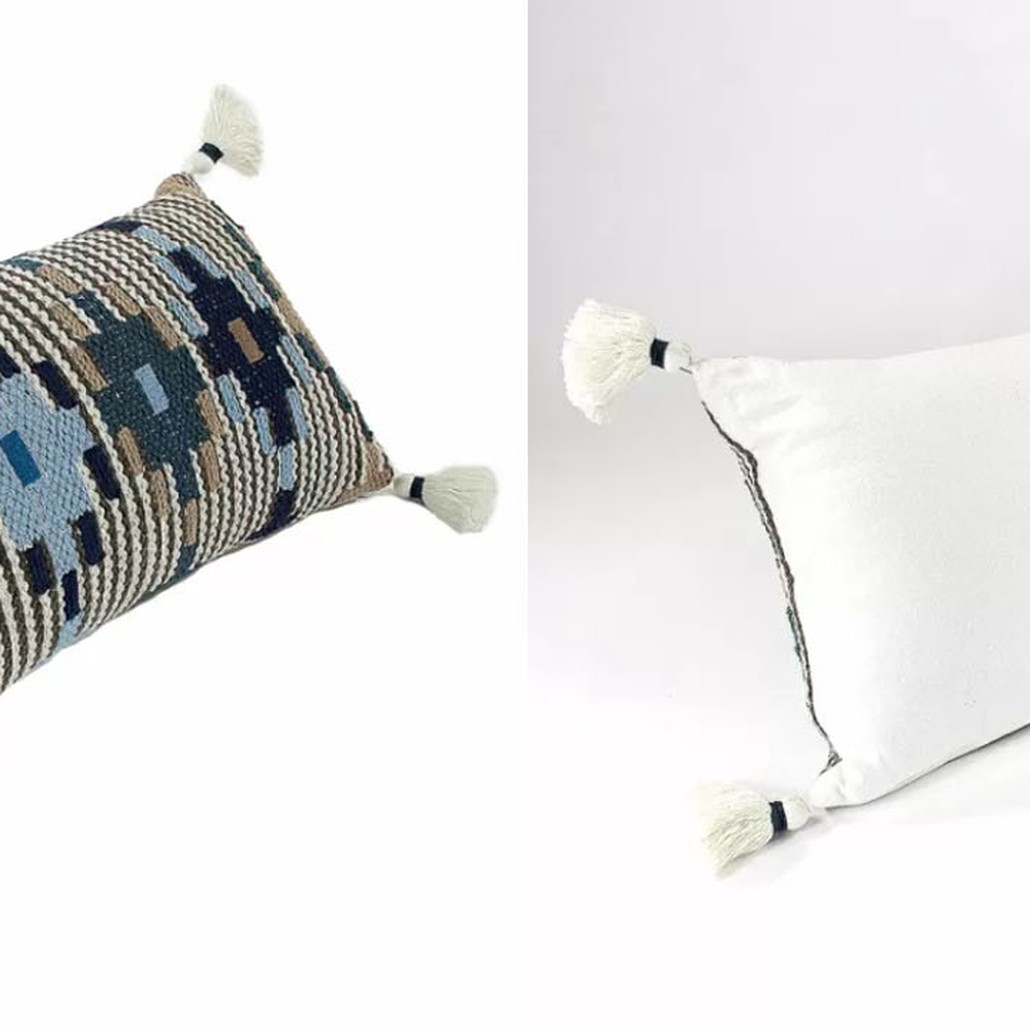 Подушка Blue Ikat с кисточками
