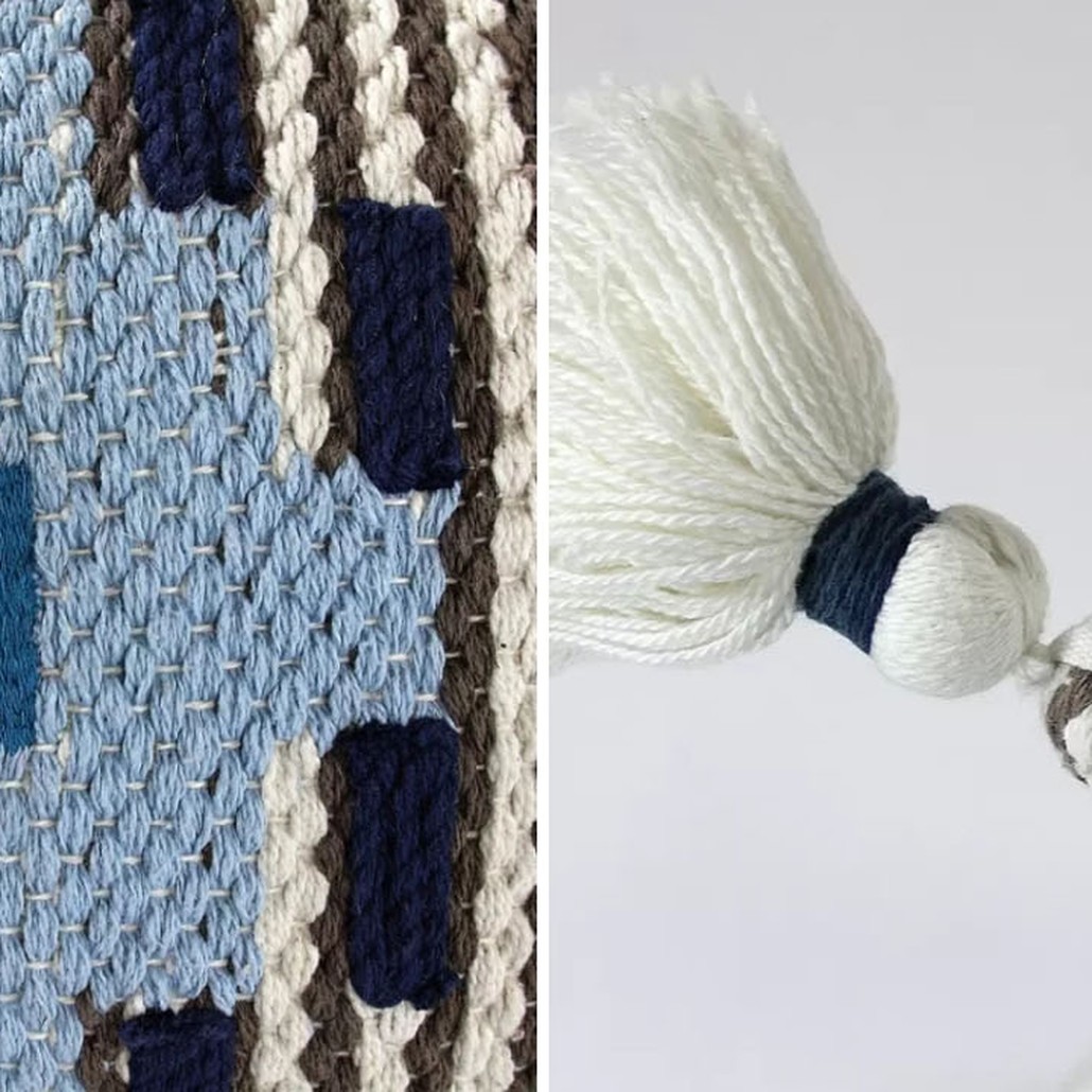 Подушка Blue Ikat с кисточками