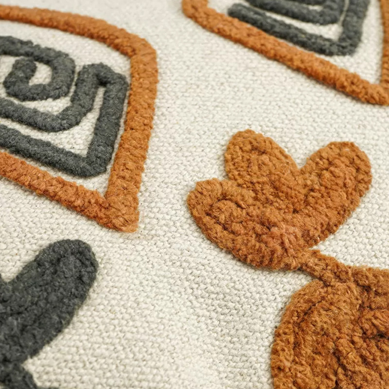 Подушка декоративная с вышивкой и кисточками Divine Abstractions