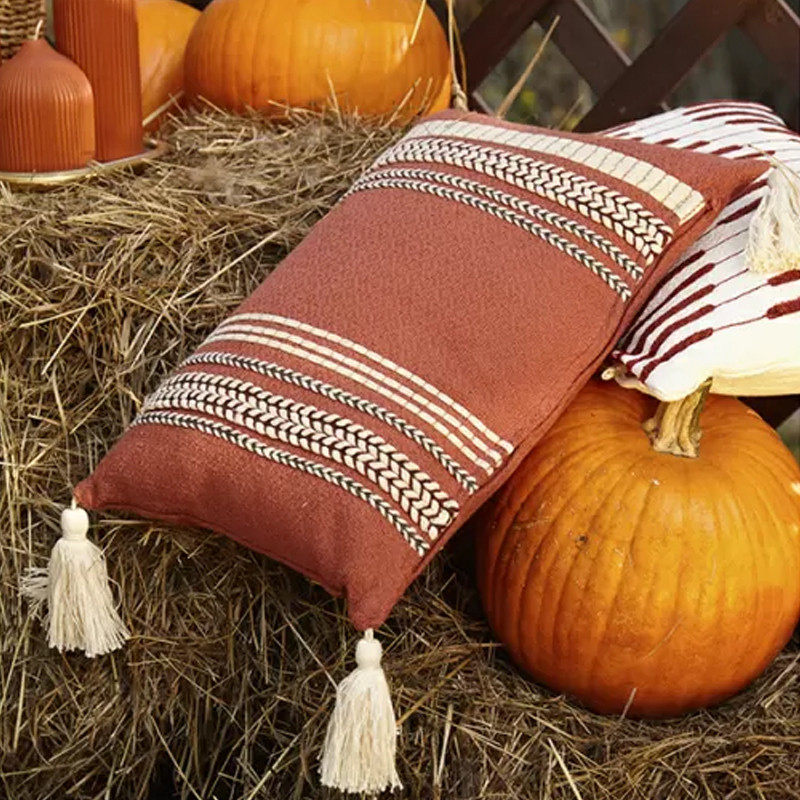 Подушка декоративная с вышивкой и кисточками Ethnic mix