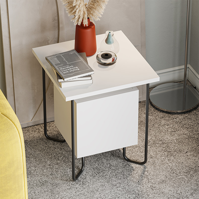 Прикроватная тумба белого цвета с дверцей ACRES NIGHTSTAND WHITE