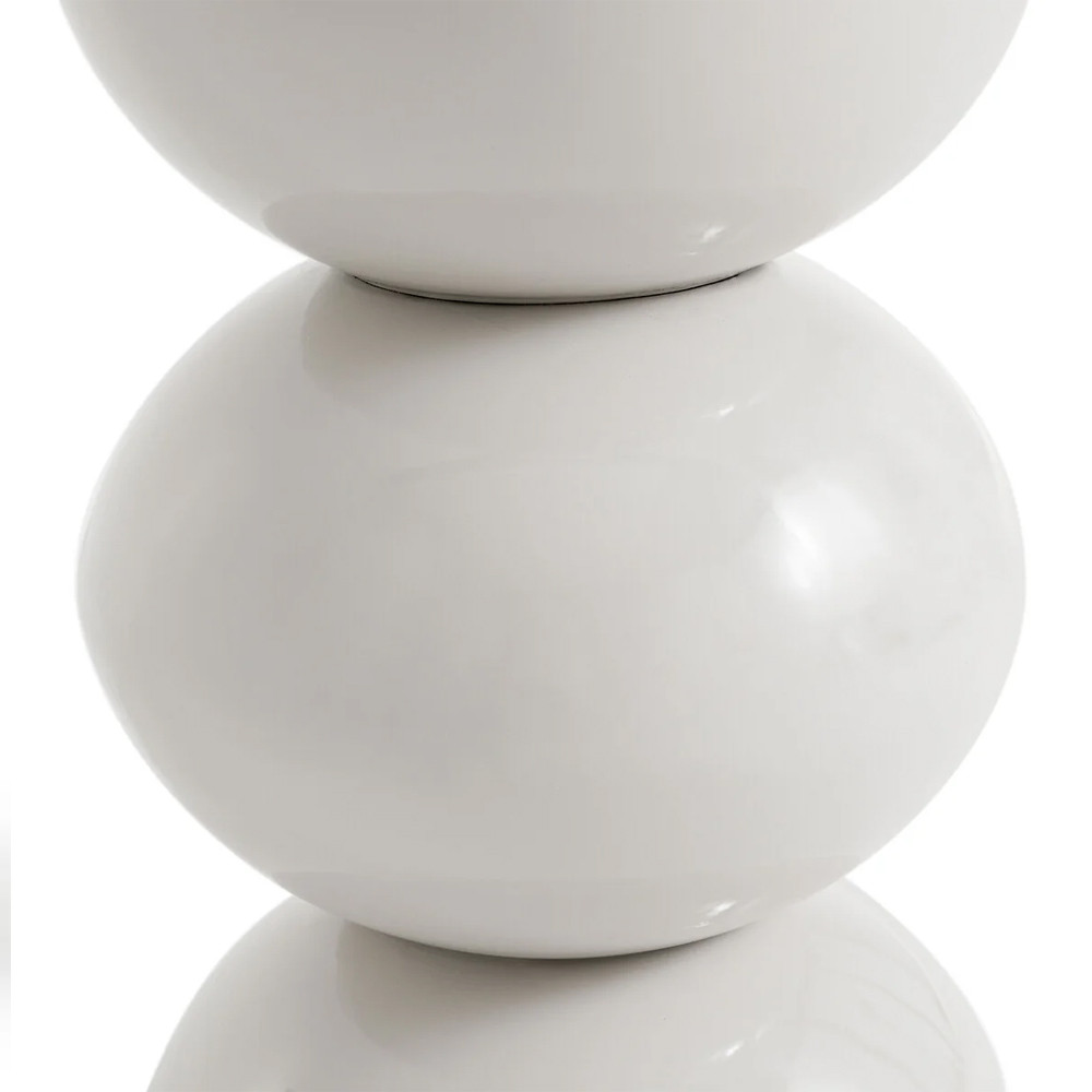 Приставной столик белого цвета Bead