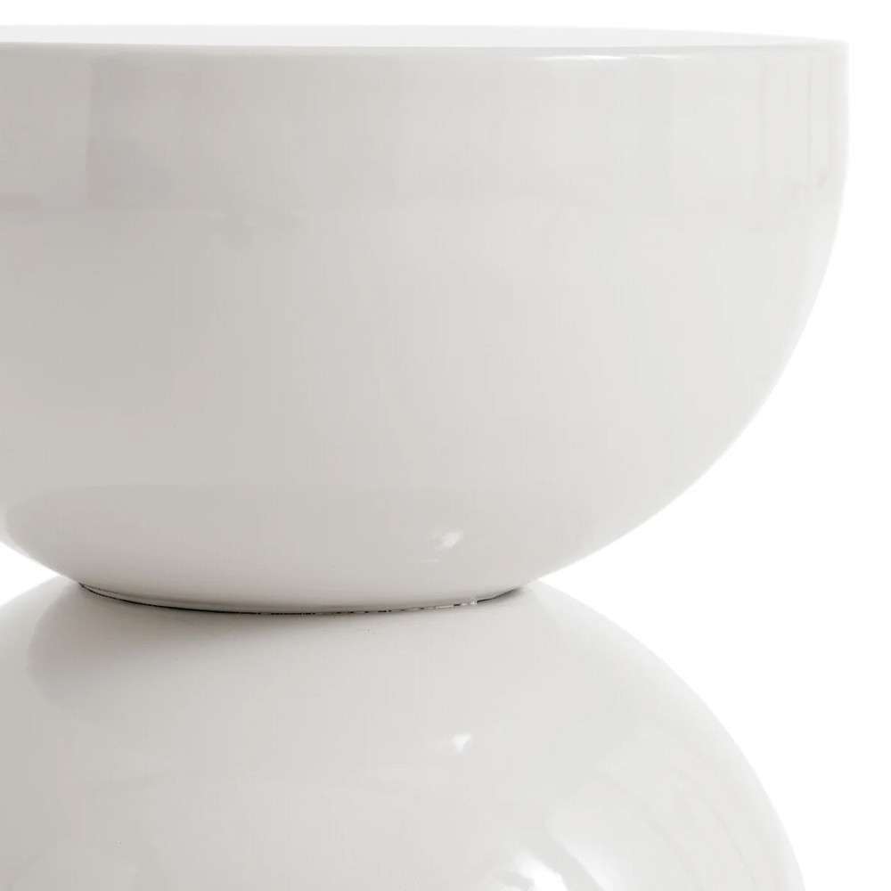 Приставной столик белого цвета Bead