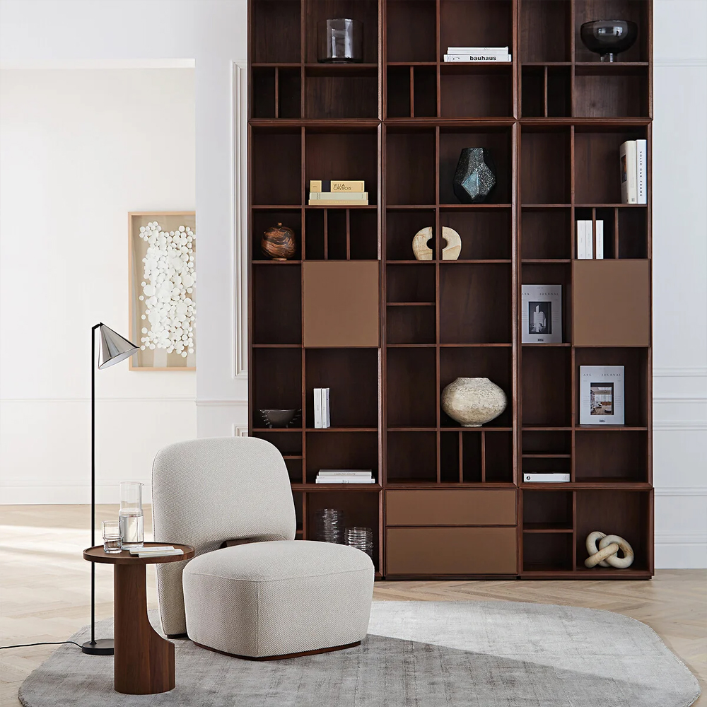 Приставной столик из массива дерева Walnut