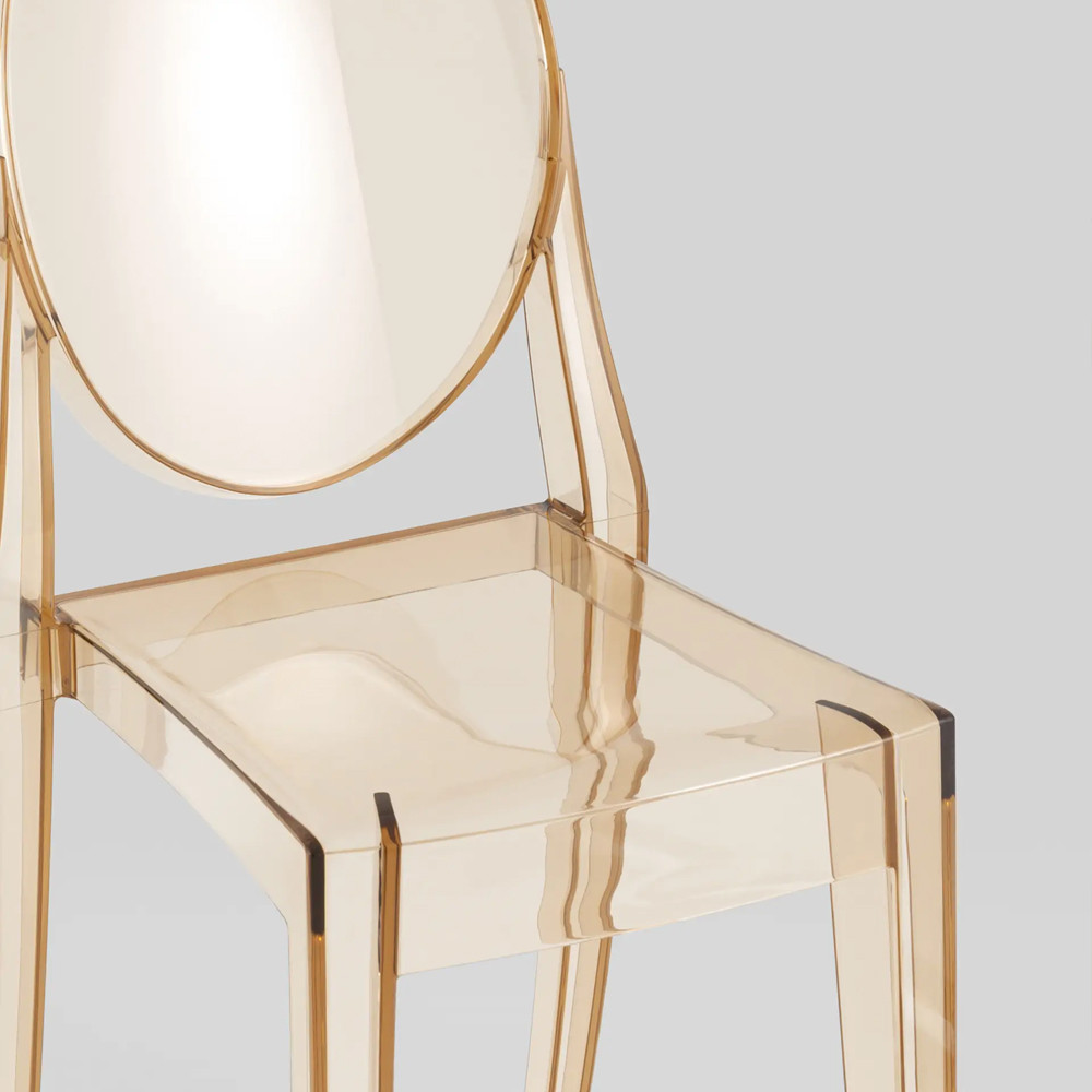Прозрачный стул с янтарным оттенком LOUIS GHOST CHAIR