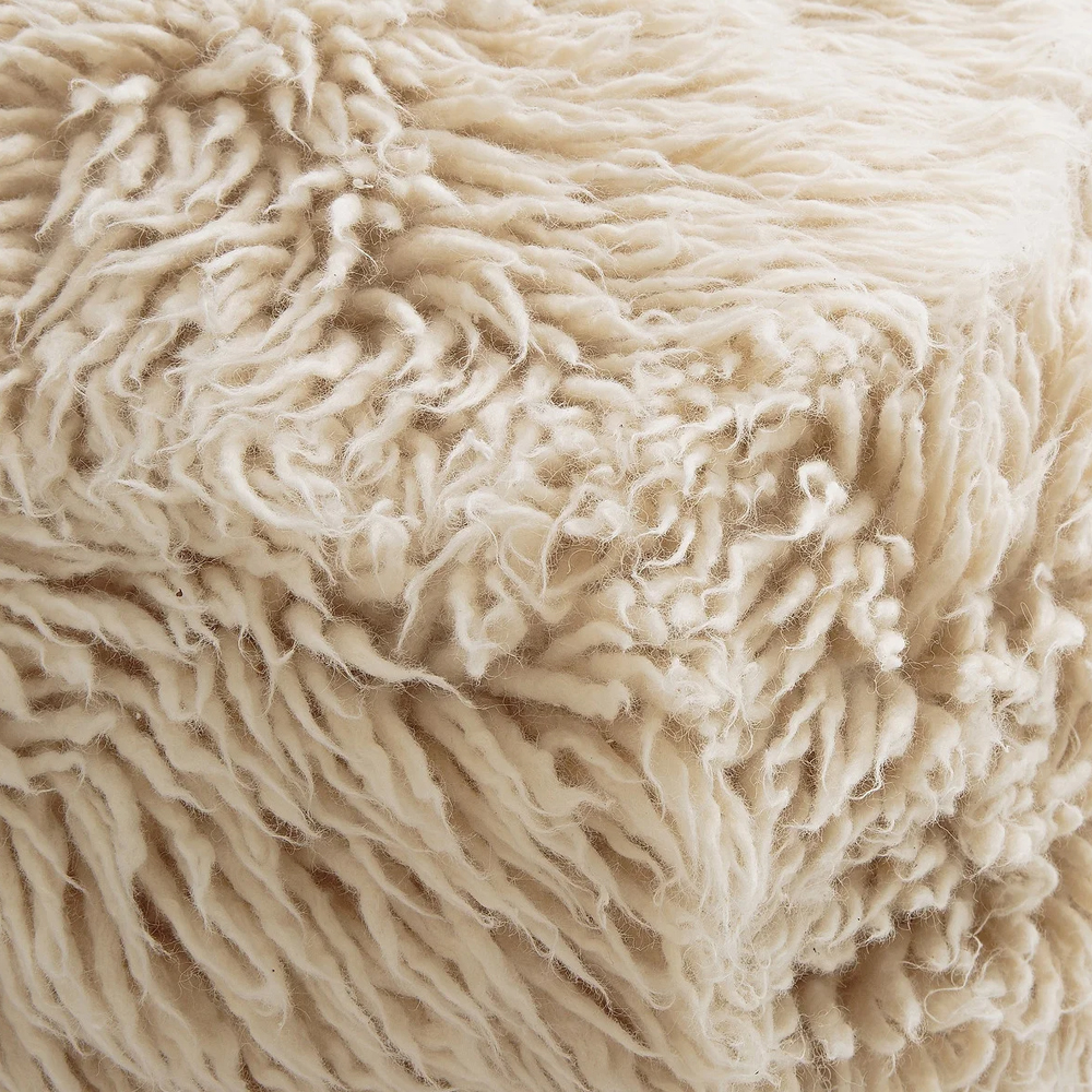 Пуф из шерсти Berthe Fluffy Pouf