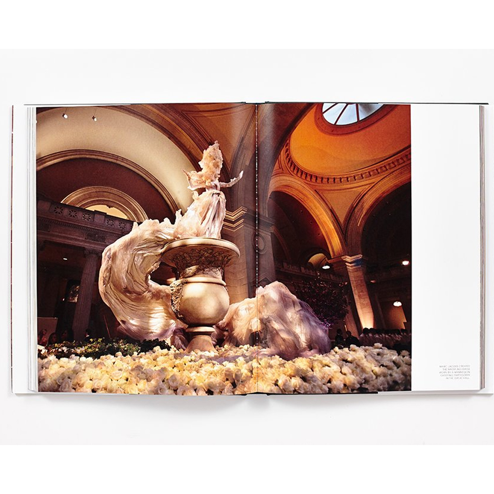 Редкая коллекционная книга Vogue & The Metropolitan Museum of Art Parties Exhibitions People Book 2014