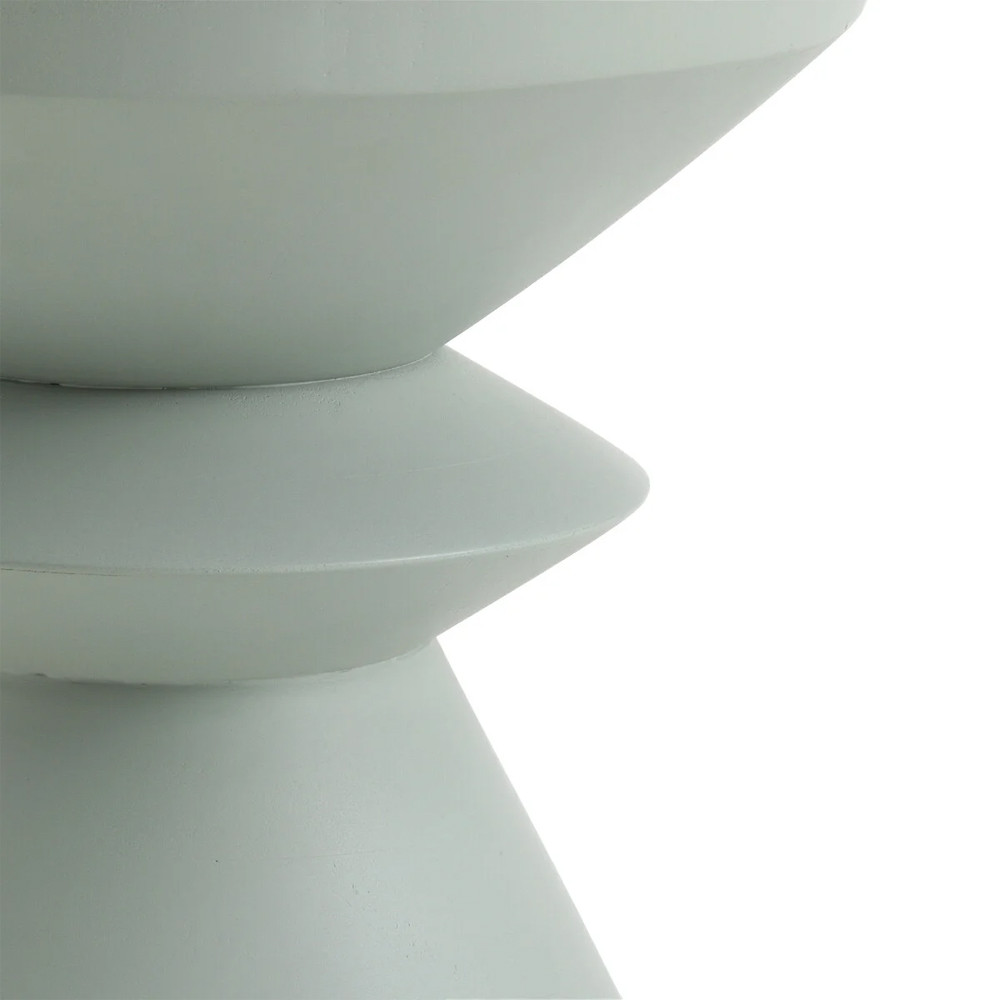 Светло-серый приставной столик из массива AMORPHOUS