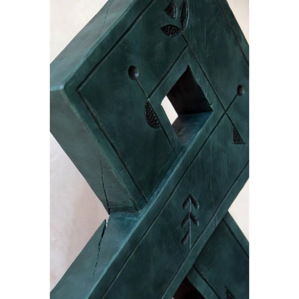 Скульптура из серии «Земля Биармии» широкая