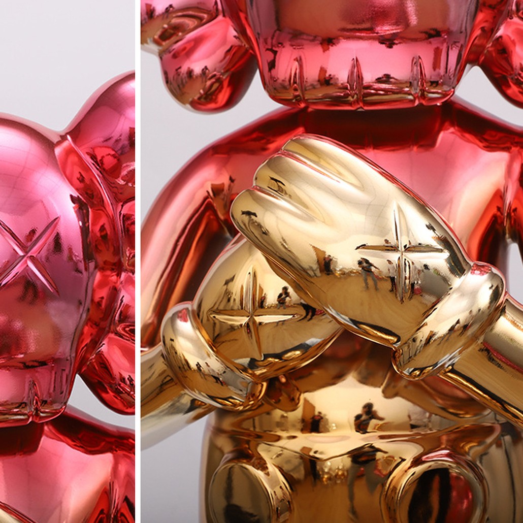 Статуэтка KAWS Gradient Gold Red on stand