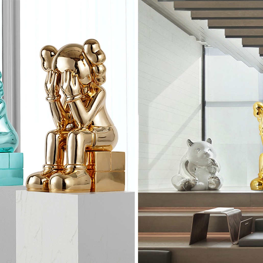 Статуэтка KAWS Passing Through Gold
