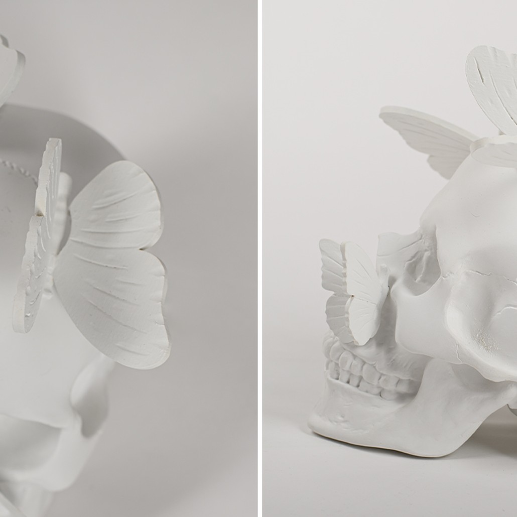 Статуэтка Skull with butterflies white