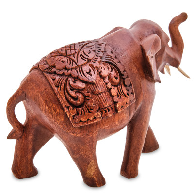 Статуэтка из дерева суар в виде слона в традиционном облачении Elephant in blanket