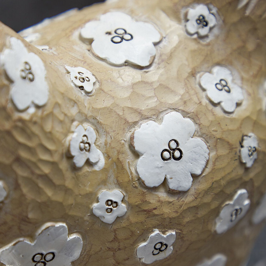 Статуэтка курица с белым цветочным узором и металлическими ножками Rustic Chicken