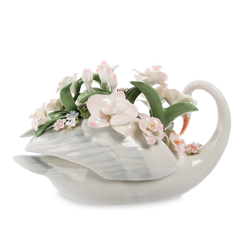Статуэтка фарфоровая Лебедь с цветами Charming Statuette