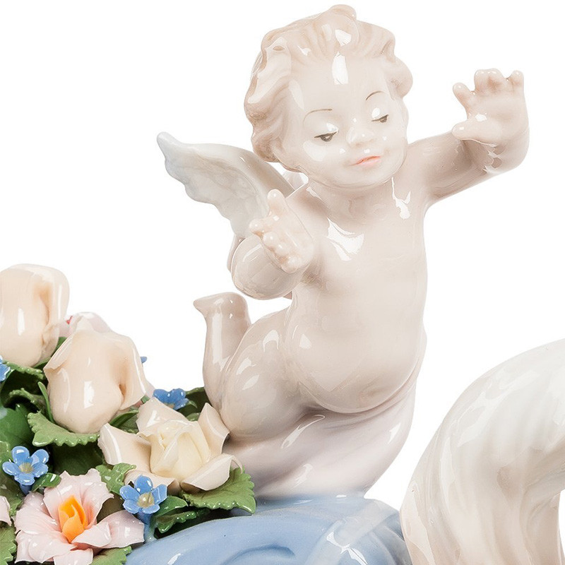 Статуэтка фарфоровая Небесная колесница Charming Statuette