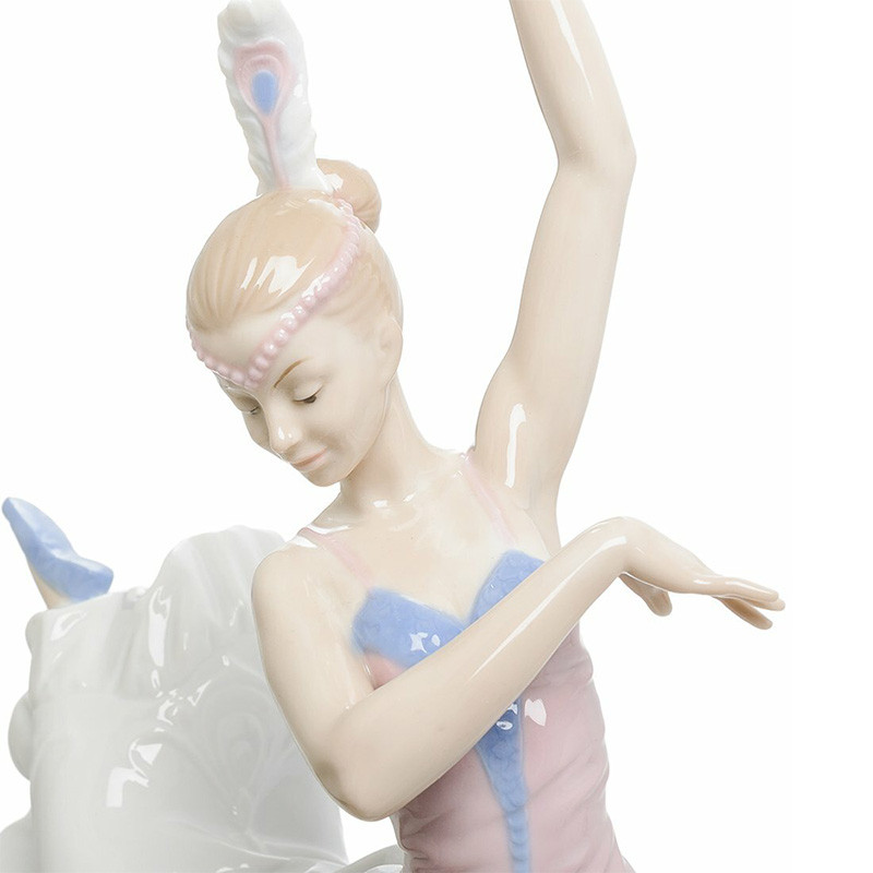 Статуэтка фарфоровая Танцовщица Charming Statuette