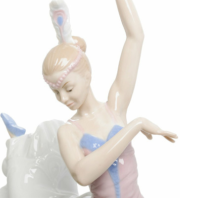 Статуэтка фарфоровая Танцовщица Charming Statuette
