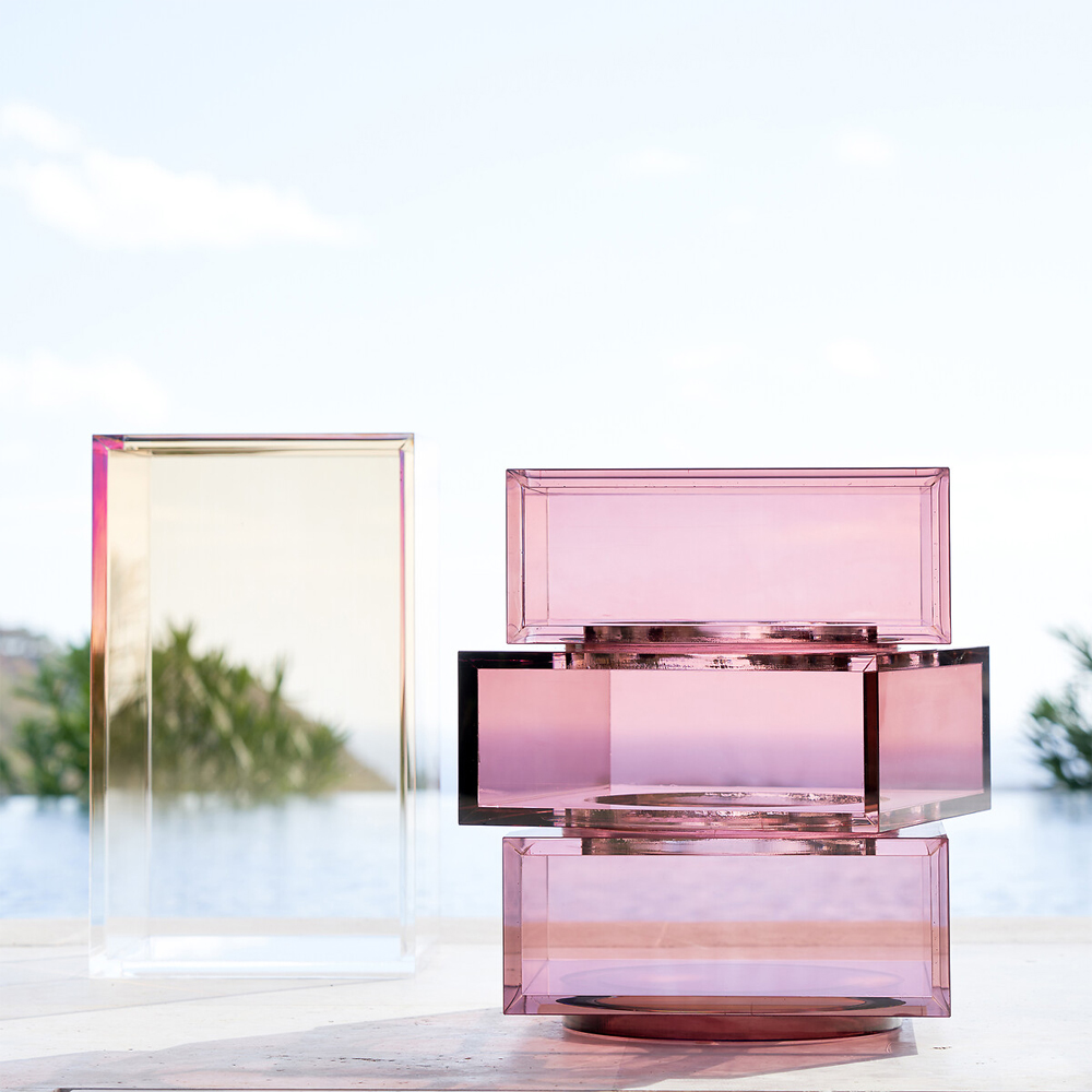 Стол журнальный в форме кубов Acrylic Furniture Lumina Crimson Clarity