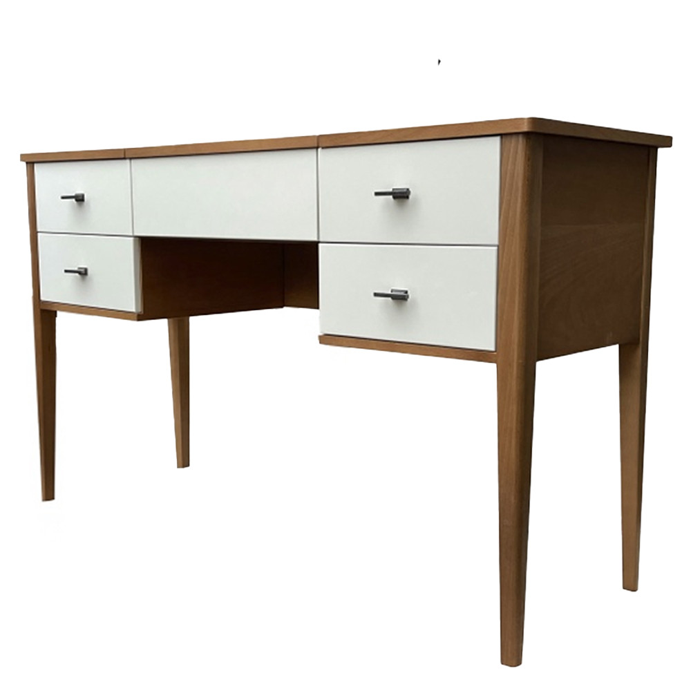 Стол письменный из массива бука Tasteful Furniture