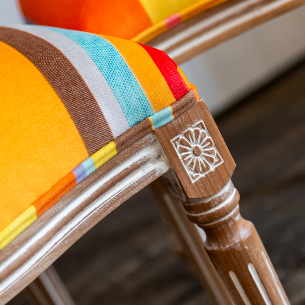 Стул бежевый в разноцветную полоску из натурального бука с изображением птиц и цветов Blooming Birds Colorful Stripes Chair