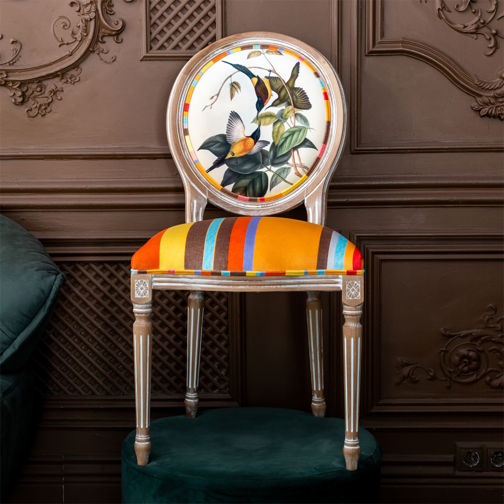 Стул бежевый в разноцветную полоску из натурального бука с изображением птиц и цветов Blooming Birds Colorful Stripes Chair