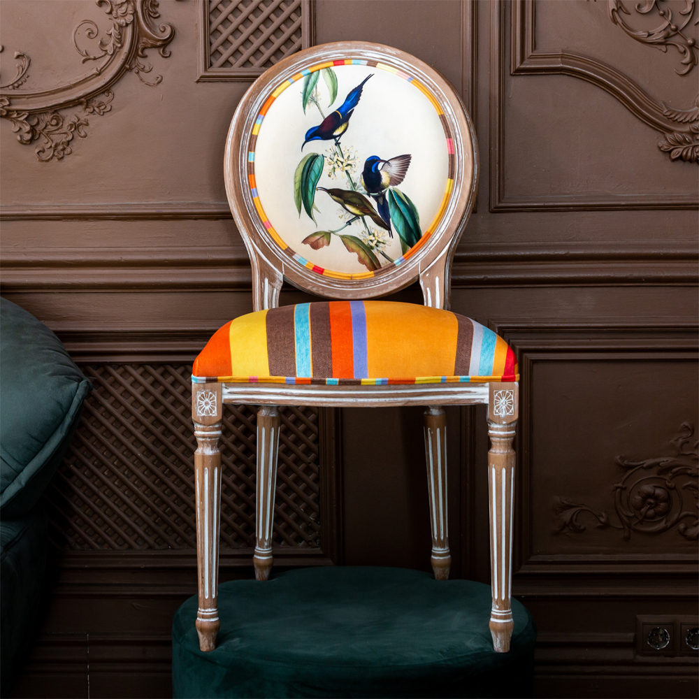 Стул бежевый в разноцветную полоску из натурального бука с изображением птиц и цветов Blooming Blue Birds Colorful Stripes Chair
