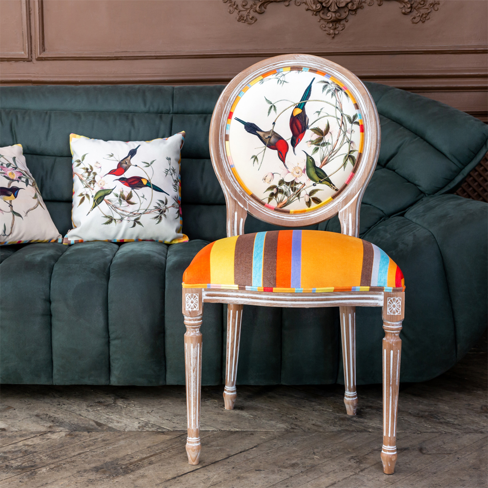 Стул бежевый в разноцветную полоску из натурального бука с изображением птиц и цветов Blooming Red Birds Colorful Stripes Chair