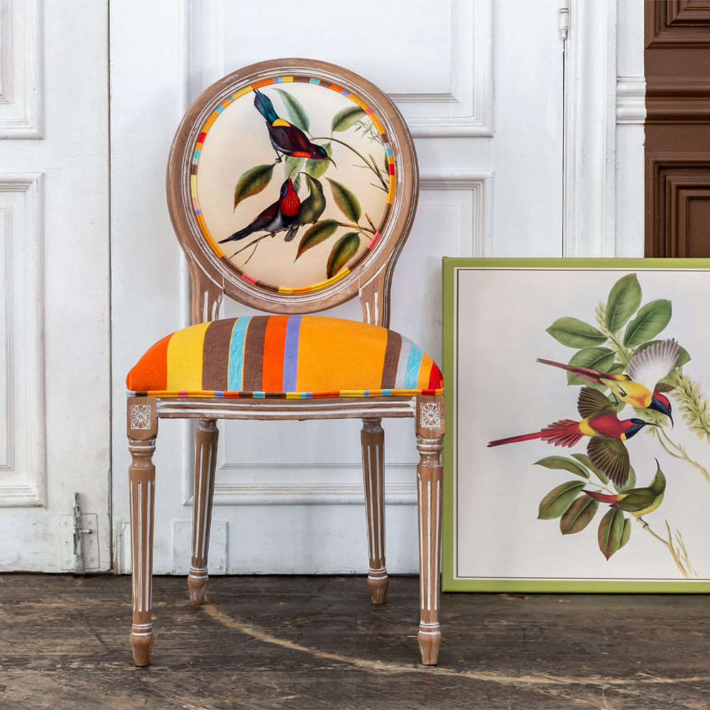 Стул бежевый в разноцветную полоску из натурального бука с изображением птиц и цветов Blooming Red Blue Birds Colorful Stripes Chair