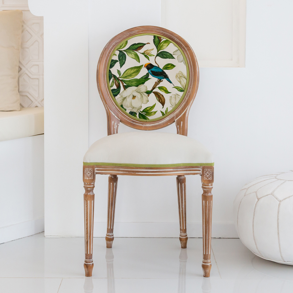 Стул бежевый из натурального бука с изображением птиц и цветов Blooming White Magnolias