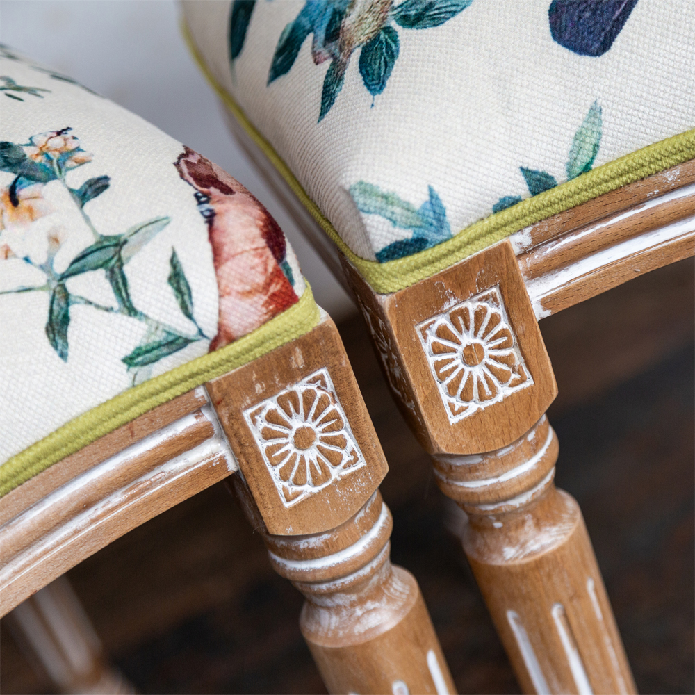 Стул из массива бука бежевый с изображением птиц и цветов Beige Green Chinoiserie Birds Garden Chair