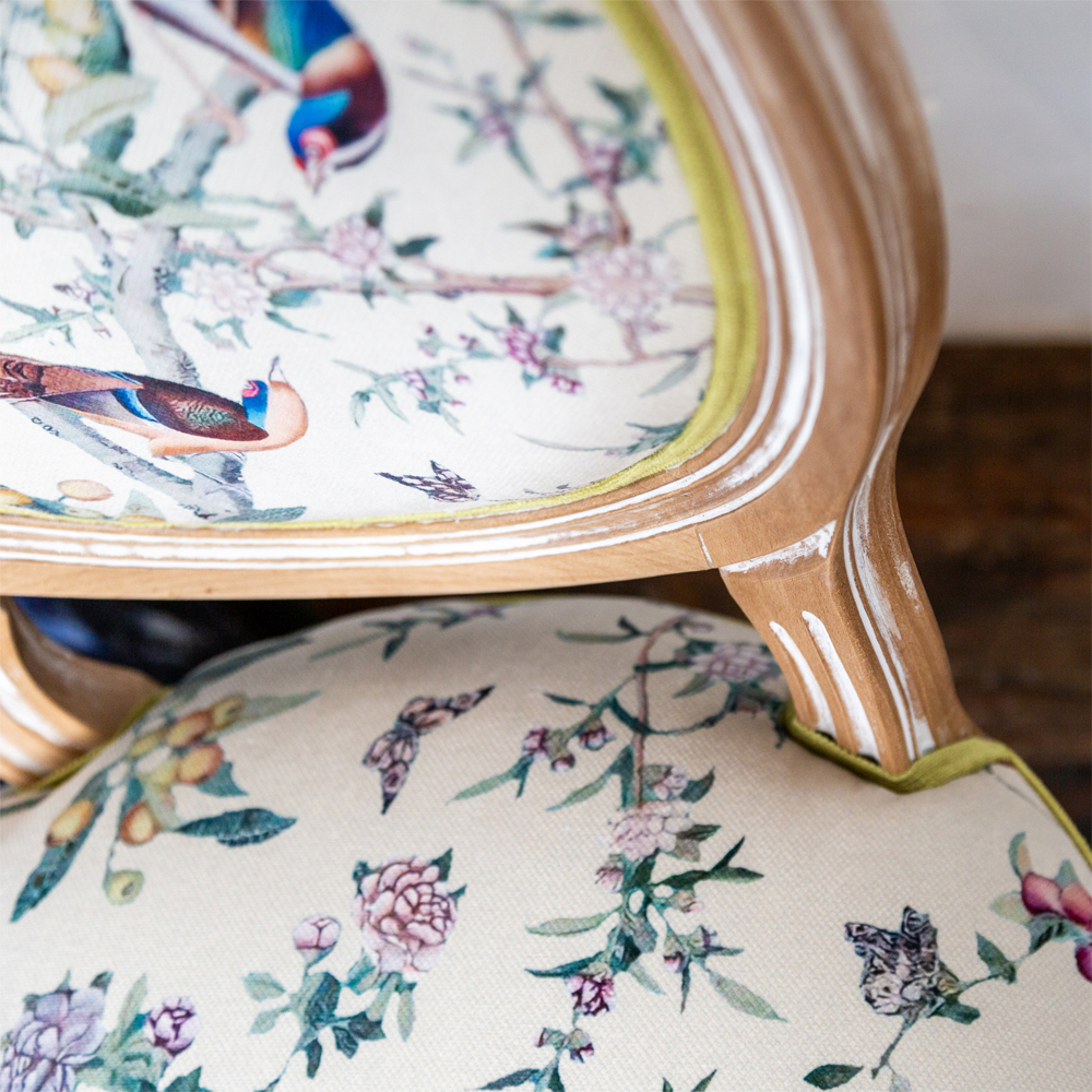 Стул из массива бука бежевый с изображением птиц и цветов Beige Green Chinoiserie Birds Garden Chair