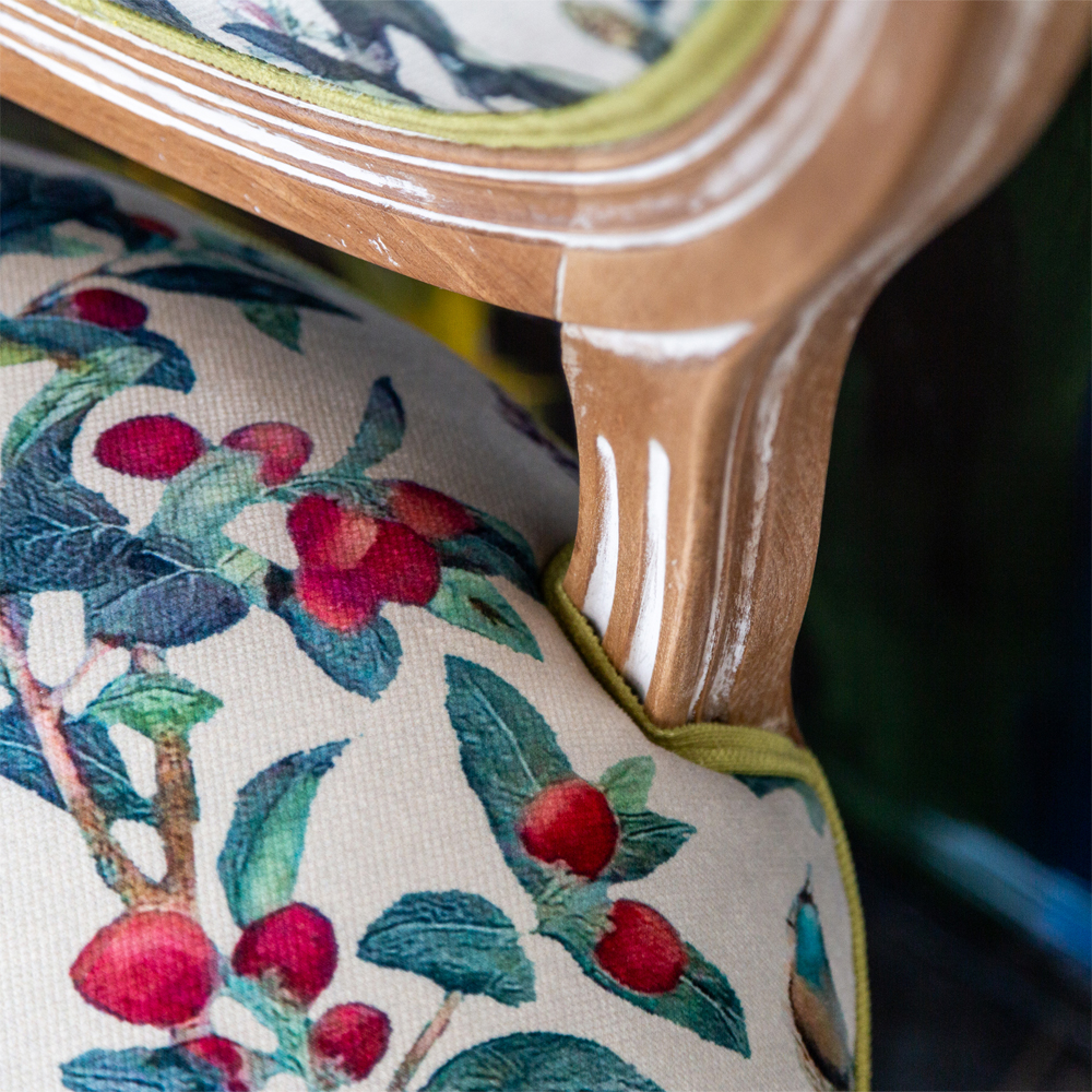 Стул из массива бука бежевый с изображением птиц и цветов Beige Green Chinoiserie Rose Garden Chair