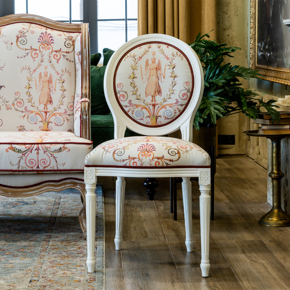 Стул из массива бука бежевый с растительным орнаментом Raffael Angel Beige Chair