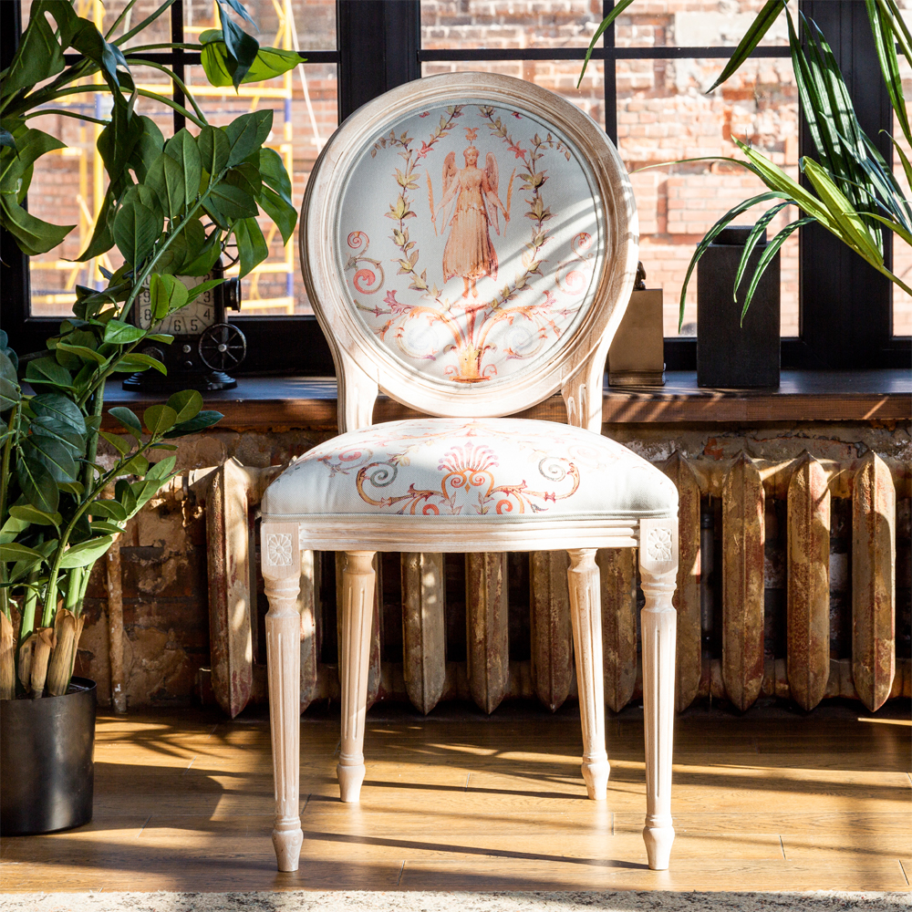 Стул из массива бука светло-серый с растительным орнаментом Raffael Angel Grey Chair